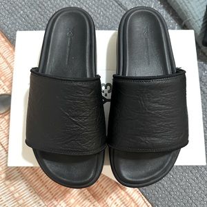 Y-3 black leather slides size US 9 / 43 / Uk 9 NIB